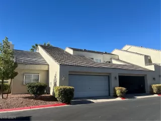 Photo #1: 2610122 Listing 