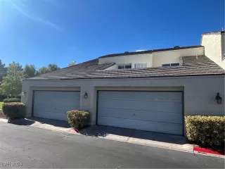 Photo #2: 2610122 Listing 