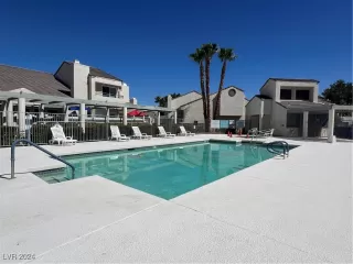 Photo #6: 2610122 Listing 