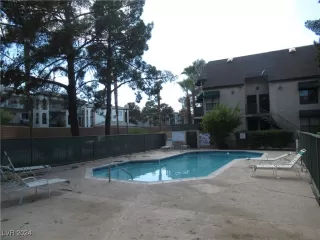 Photo #2: 2610154 Listing