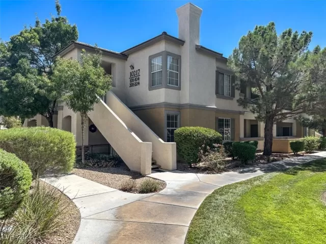 MLS: 2610210 Condo For Sale