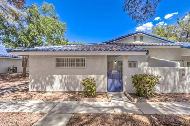 MLS: 2610233 Condo For Sale