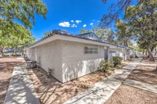 Photo #1: 2610233 Listing