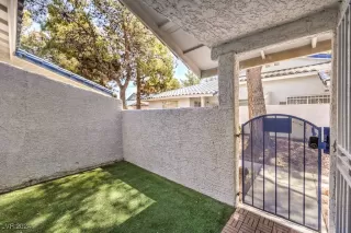 Photo #3: 2610233 Listing