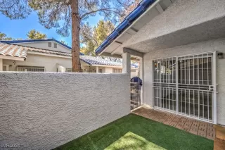 Photo #4: 2610233 Listing