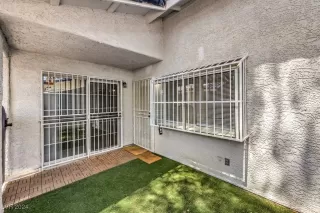 Photo #5: 2610233 Listing