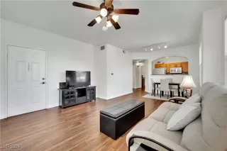 Photo #3: 2610280 Listing 