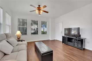 Photo #5: 2610280 Listing 