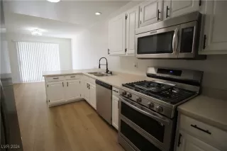 Photo #2: 2610298 Listing 
