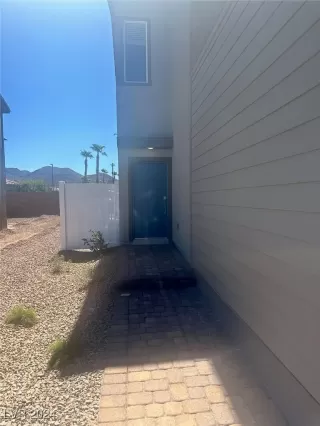 Photo #1: 2610329 Listing 