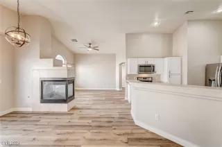 Photo #3: 2610341 Listing