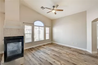 Photo #5: 2610341 Listing