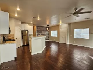 Photo #5: 2610363 Listing 
