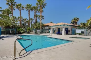 Photo #3: 2610375 Listing 