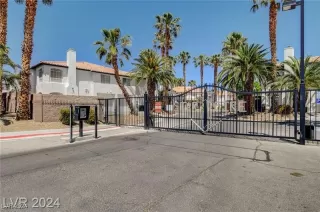 Photo #5: 2610375 Listing 