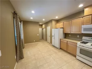 Photo #2: 2610377 Listing 