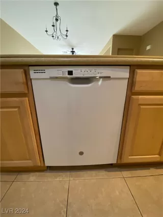 Photo #4: 2610377 Listing 