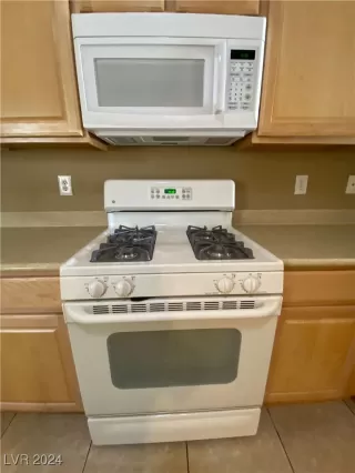 Photo #6: 2610377 Listing 