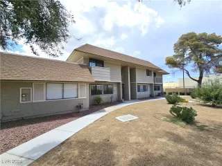 Photo #2: 2610386 Listing 