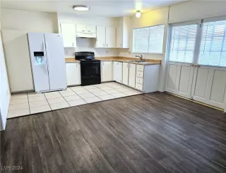 Photo #6: 2610386 Listing 