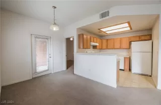 Photo #5: 2610396 Listing 