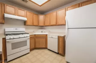 Photo #6: 2610396 Listing 