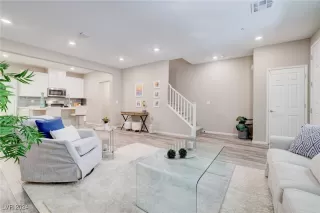 Photo #3: 2610431 Listing 