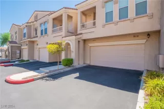 Photo #1: 2610438 Listing