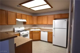 Photo #3: 2610443 Listing 