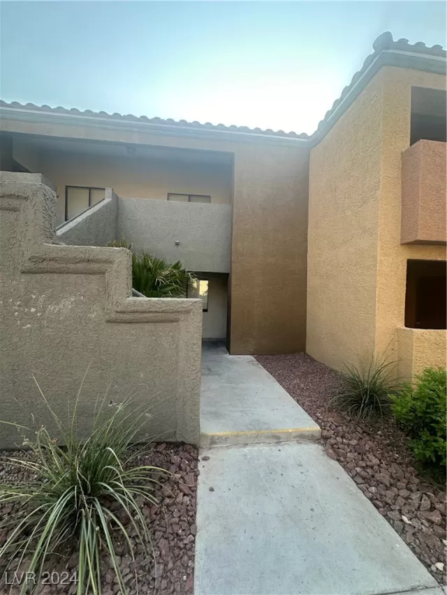 MLS: 2610452 Condo For Sale