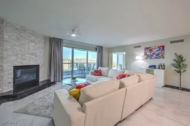 MLS: 2610465 Condo For Sale