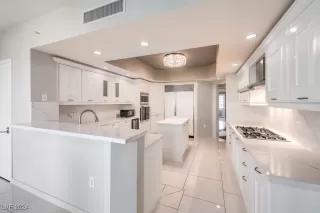 Photo #4: 2610465 Listing 