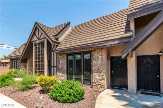 Photo #2: 2610471 Listing