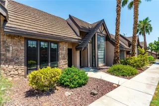 Photo #3: 2610471 Listing