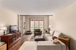 Photo #5: 2610471 Listing