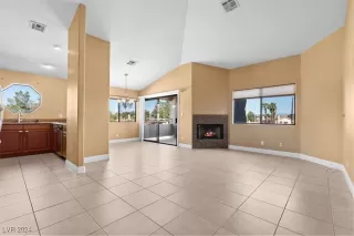 Photo #2: 2610474 Listing