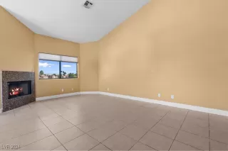 Photo #3: 2610474 Listing