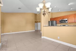 Photo #4: 2610474 Listing