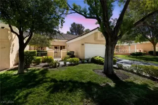 Photo #1: 2610476 Listing