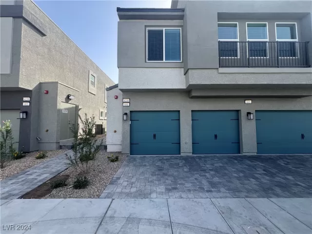 MLS: 2610536 Condo For Sale