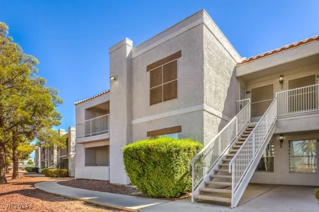 MLS: 2610572 Condo For Sale