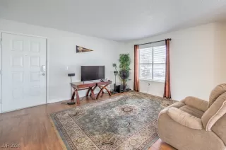 Photo #5: 2610572 Listing