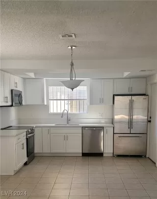 Photo #2: 2610585 Listing 