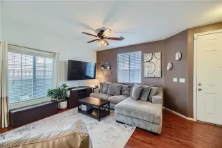 Photo #4: 2610588 Listing