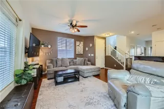 Photo #5: 2610588 Listing