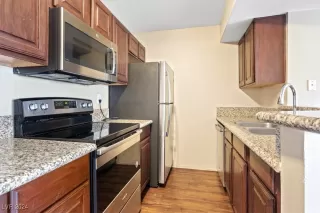 Photo #4: 2610601 Listing 