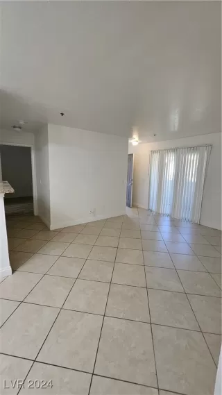 Photo #5: 2610626 Listing 