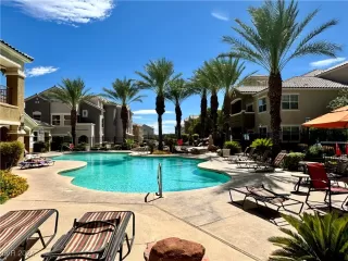 Photo #1: 2610644 Listing