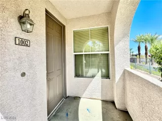 Photo #4: 2610644 Listing