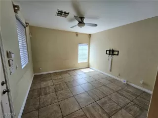 Photo #4: 2610677 Listing